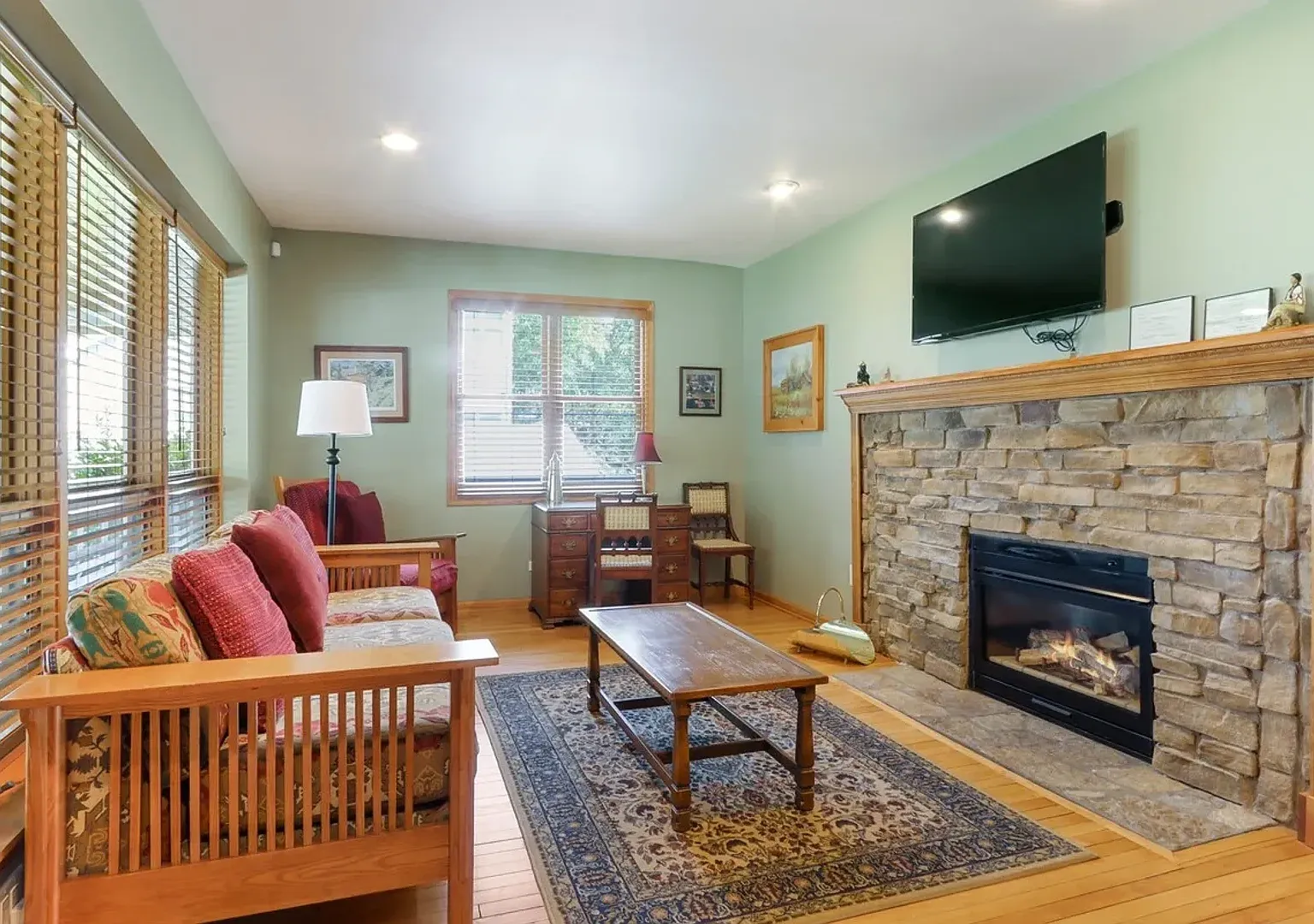 Lake Delavan Furnished Waterfront Home Available for Monthly & Mid-Term Rentals — Photo 3