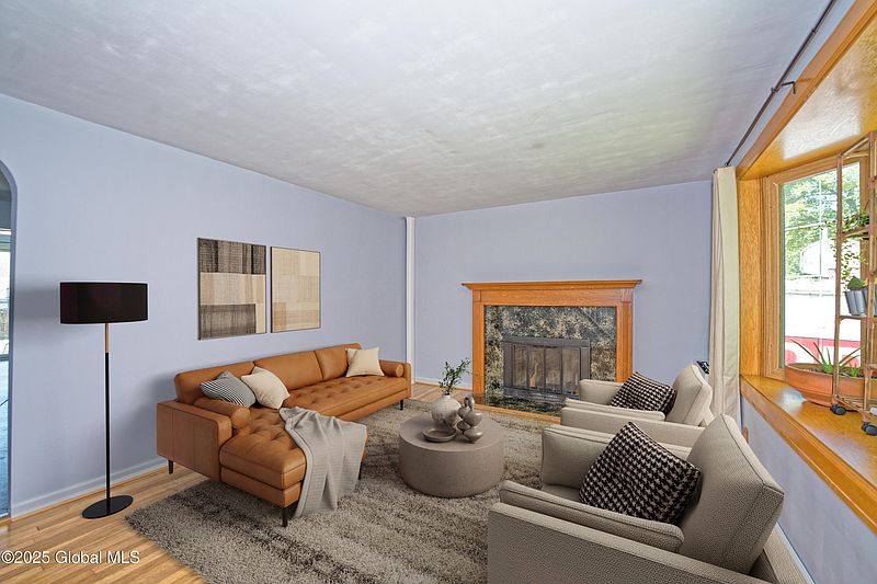3rd image of 32 Fredericks Road