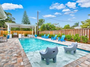 2473 Davis Blvd, Sarasota, FL 34237