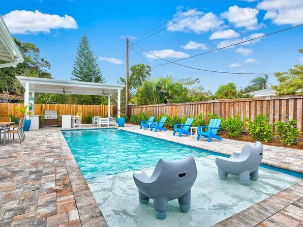 2473 Davis Blvd, Sarasota, FL 34237