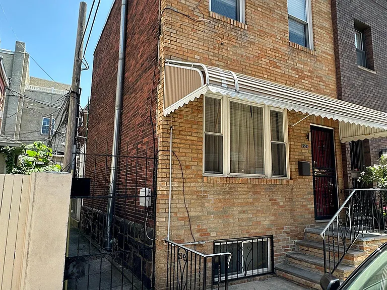 2509 S Rosewood St — Photo 3
