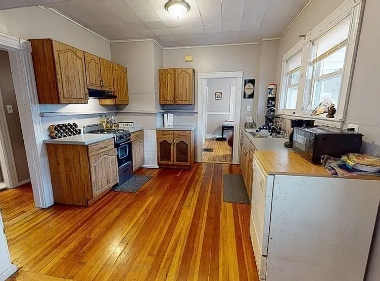 10 Fairbanks St #1 — Photo 2