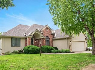 878 E 1650th Rd, Baldwin City, KS 66006