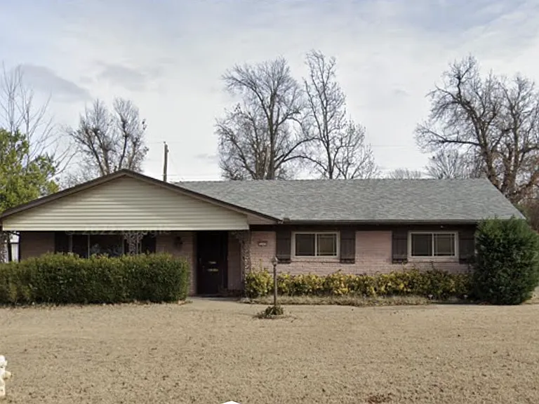 2205 S Darlington Ave — Photo 9