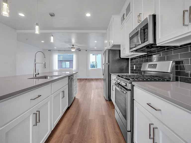 448 S Wood Stream Rd — Photo 8
