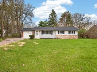 6580 Barton Rd, North Olmsted, OH 44070