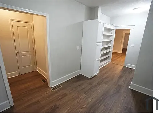 3117 Avenue F — Photo 9
