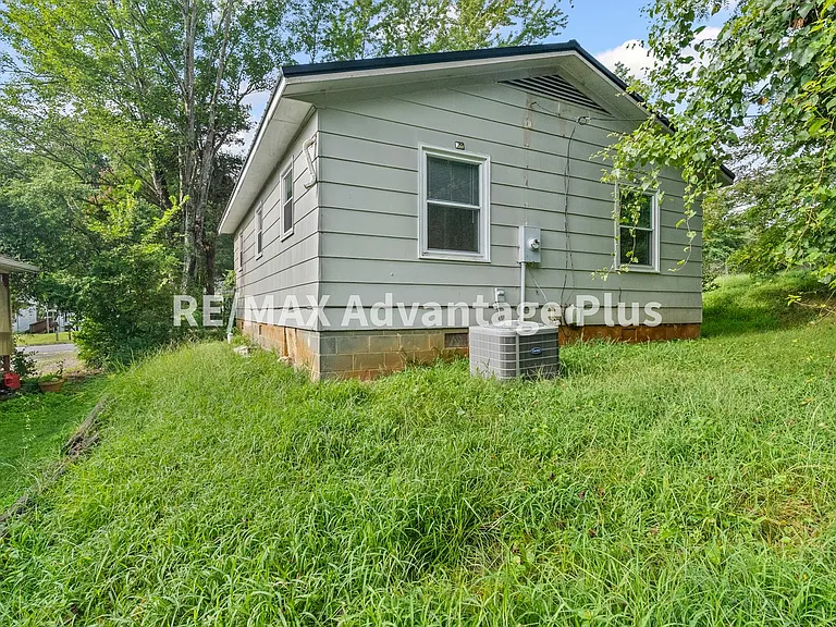 200 Gross St — Photo 38