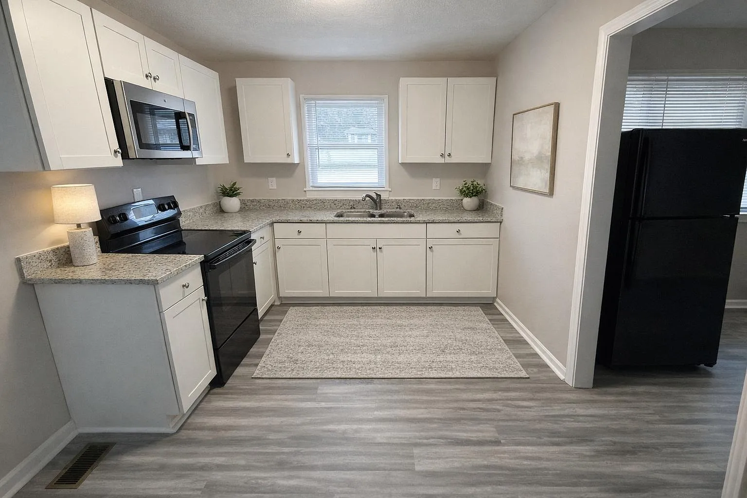 4 bed, 4.0 bath, 2400 sqft, $1,087 — Photo 3