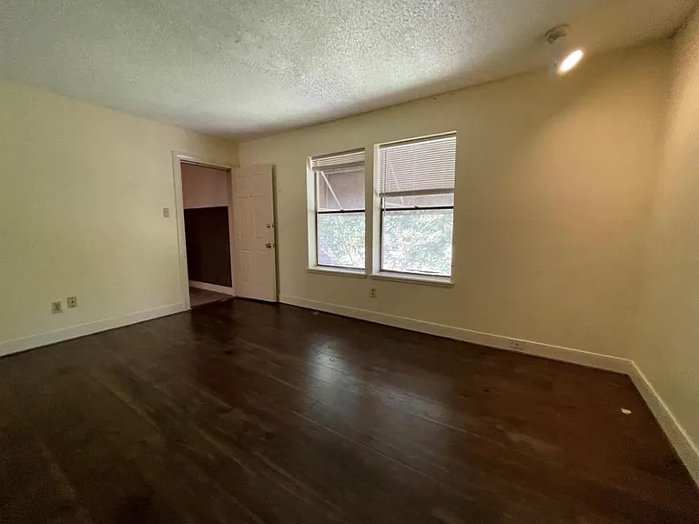 1901 Brun St #C — Photo 7
