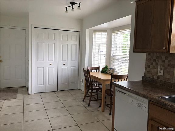 5th image of 9527 Revere Dr