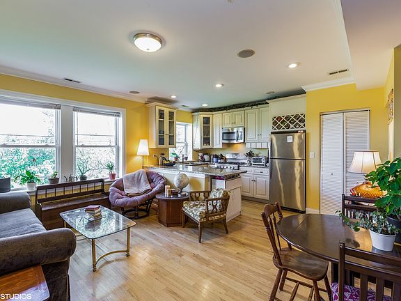 5th image of 6511 N Oakley Ave APT 3