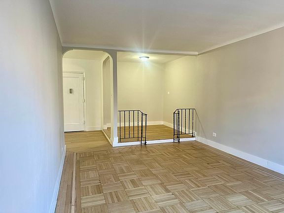 4th image of 4330 44th St APT 3E