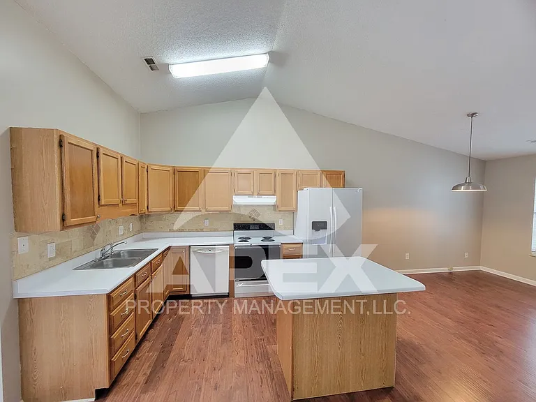 2030 Countryhill Ln — Photo 9