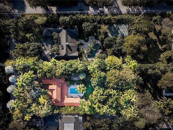 2nd image of 4867 SW 82nd St