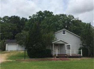 1900 Shanks Rd, Angleton, TX 77515