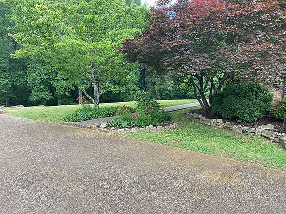 4th image of 109 Oak Hill Dr