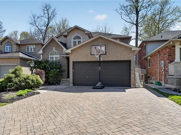 734 Brigadoon Dr, Hamilton, ON L9C 7S2