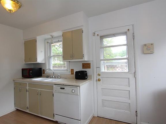 5th image of 2605 Colonial Ave