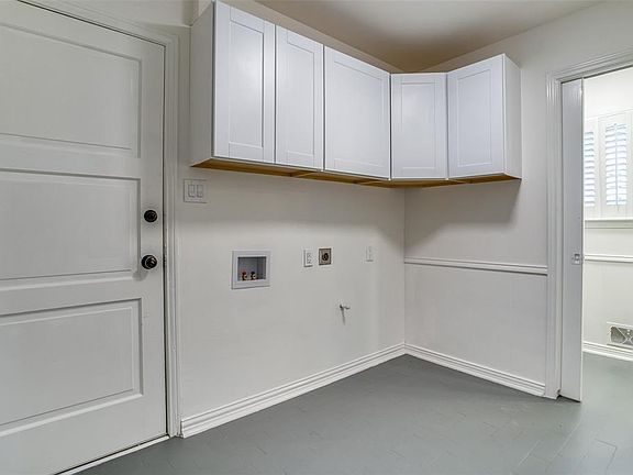 3rd image of 6921 Gateridge Dr