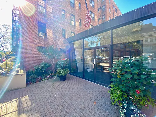 Sold by Remax Real Estate Professionals | media 13