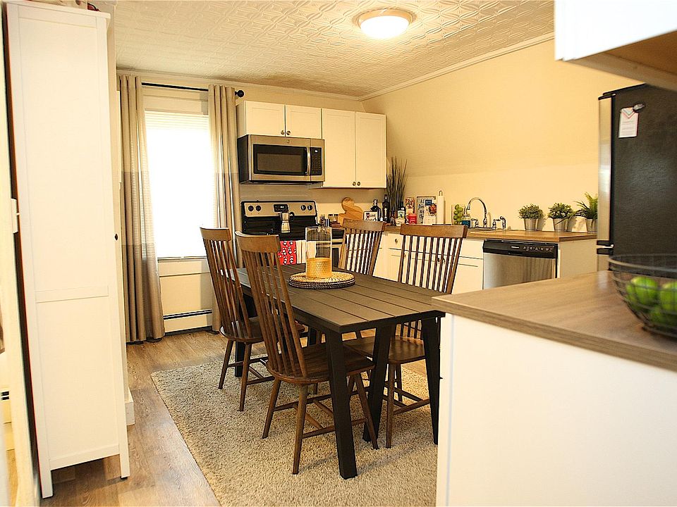 Eat in Kitchen- New appliances