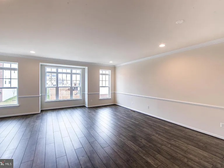206 Apsley Ter — Photo 6