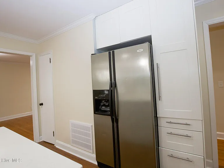 345 E New Hampshire Ave — Photo 25