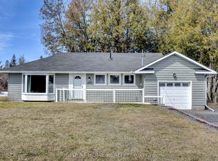 1215 Klondike Rd, Ottawa, ON K2W 1E1