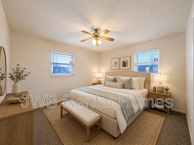 662 Melba St — Photo 9