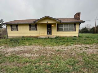 576 E 1700th Rd, Baldwin City, KS 66006