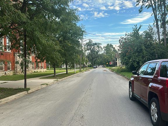 4th image of 11948 S Parnell Ave