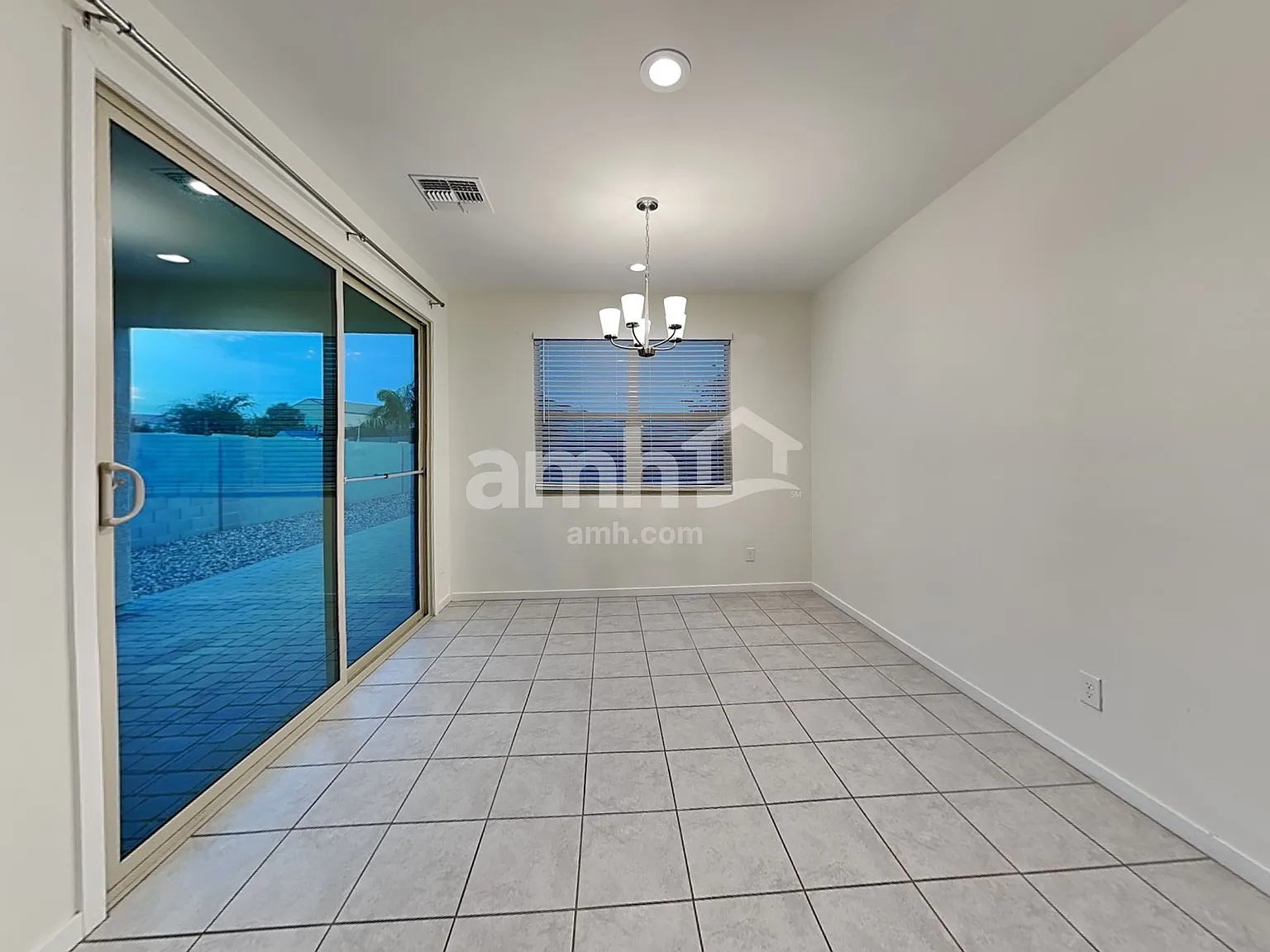 3 bed, 2.0 bath, 1613 sqft, $2,000 — Photo 4