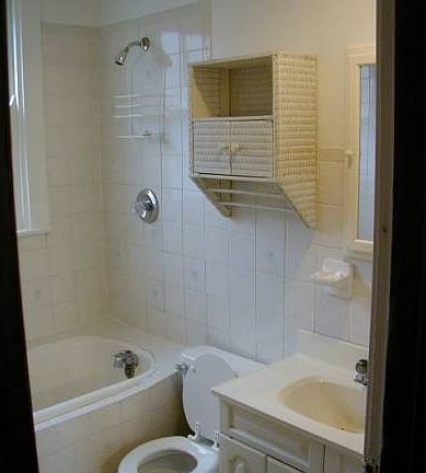 2nd floor full bathroom