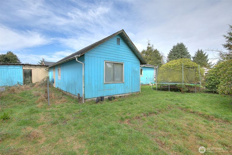 3rd image of 102 Elma Street