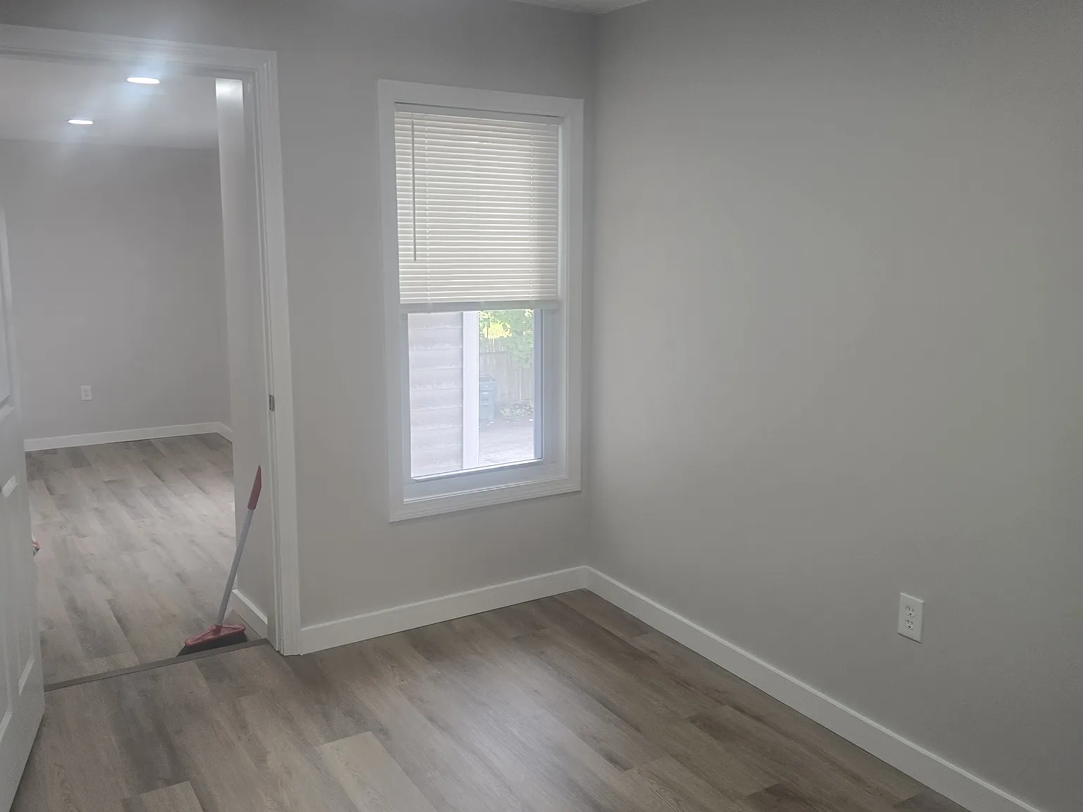 2 bed, 1000 sqft, $1,750 — Photo 2