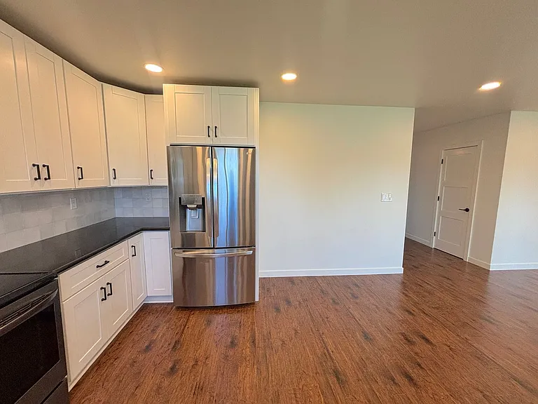 320 Buena Vista Ave — Photo 6