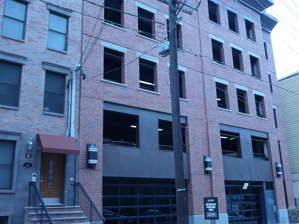 309 Grand Street 2 image 18 of 19