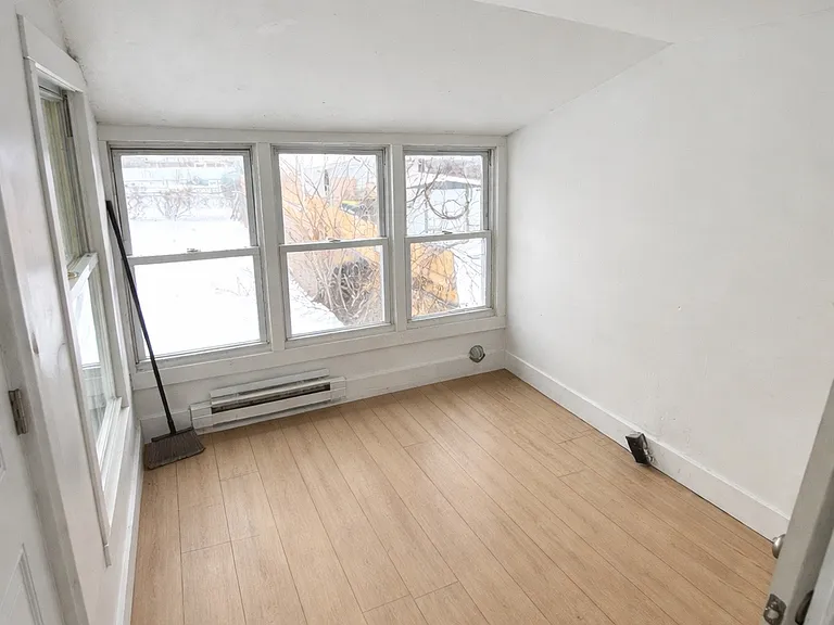 544 N 2nd St — Photo 2