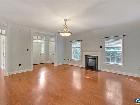 4th image of 991 Carodon Dr