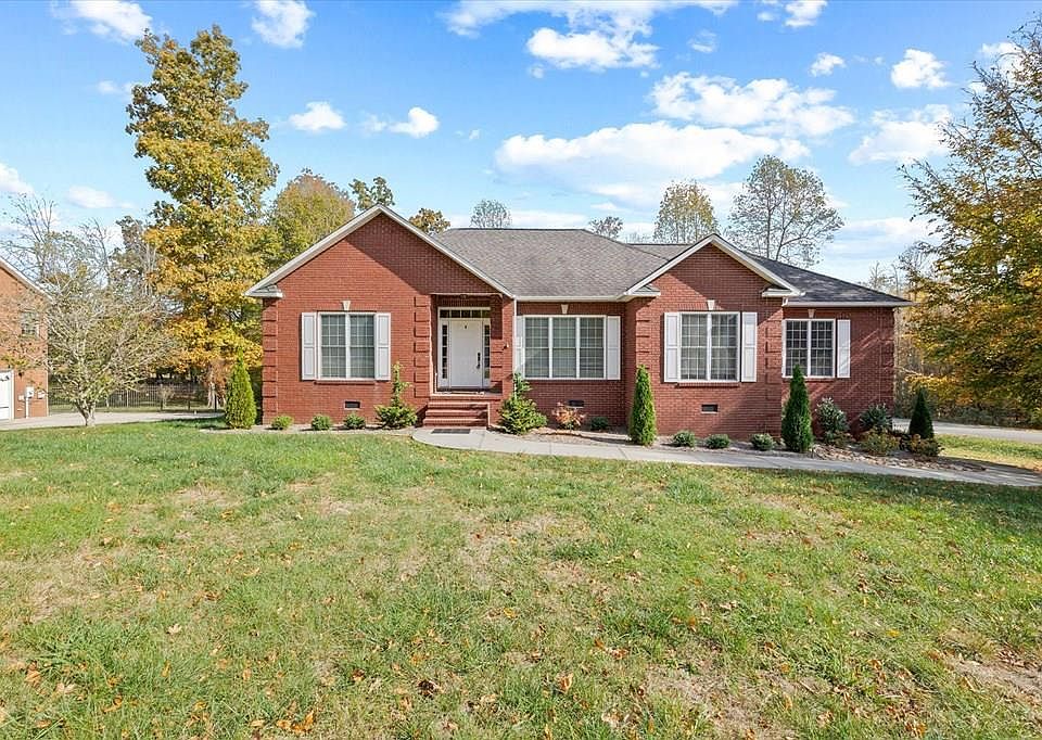 1st image of 4811 Edgebrook Dr