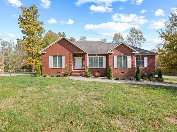 4811 Edgebrook Dr, Cookeville, TN 38506