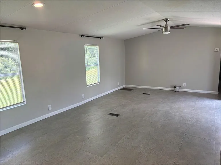 511 Chapel Hill Rd — Photo 3