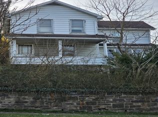 525 Lowry Ave, Jeannette, PA 15644