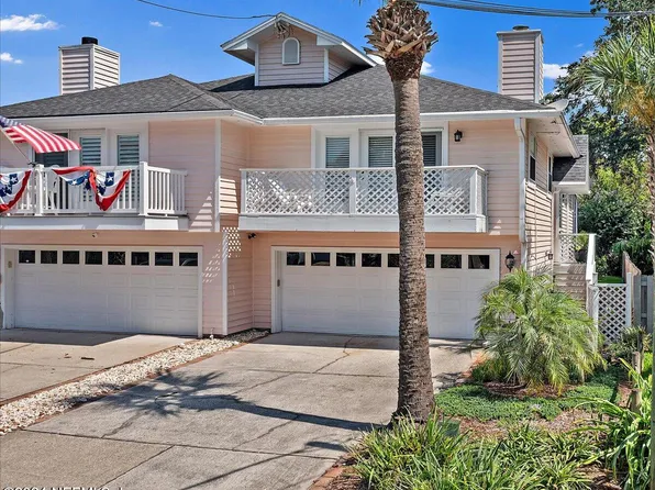 385 3RD Street, Atlantic Beach, FL 32233