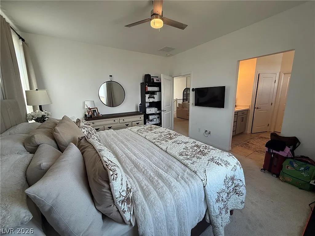 3 bed, 2.5 bath, 2051 sqft, $2,400 — Photo 2