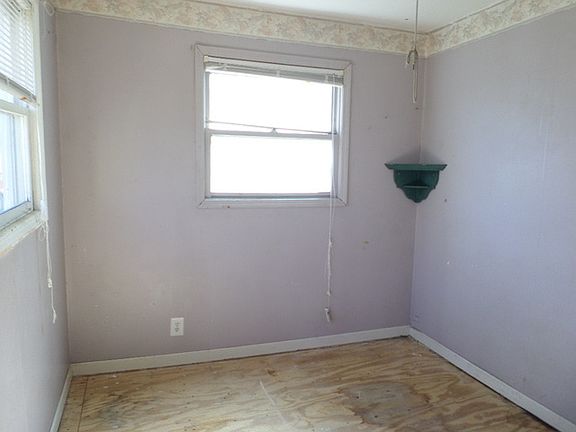 5th image of 916 Idlewild Dr