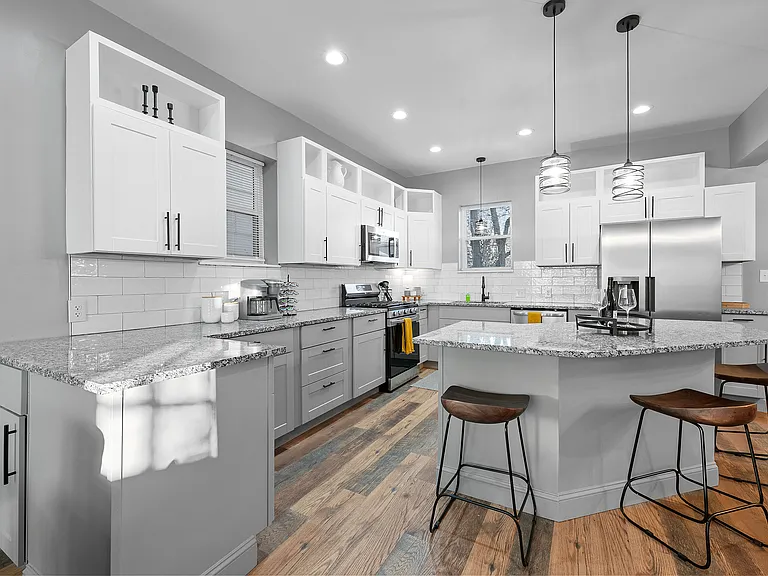 212 N 20th St — Photo 15