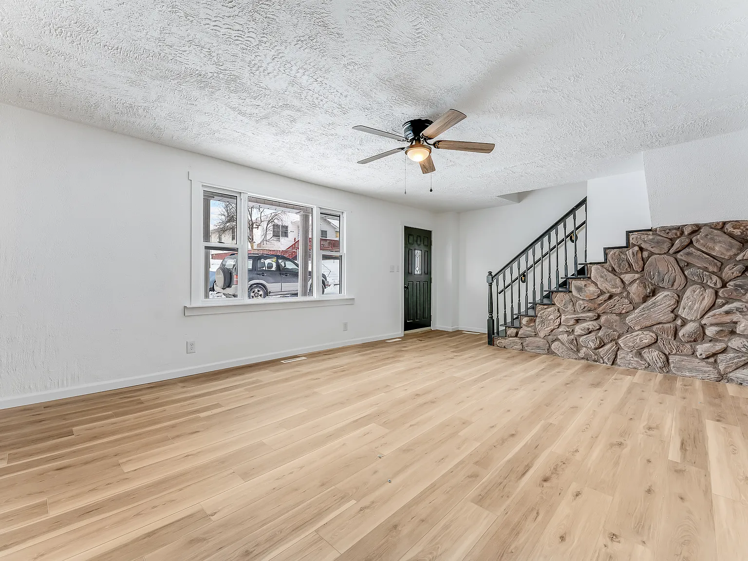 4 bed, 1315 sqft, $1,375 — Photo 3