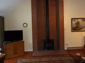 3 bed, 2.0 bath, 1469 sqft, $2,100 — Photo 4